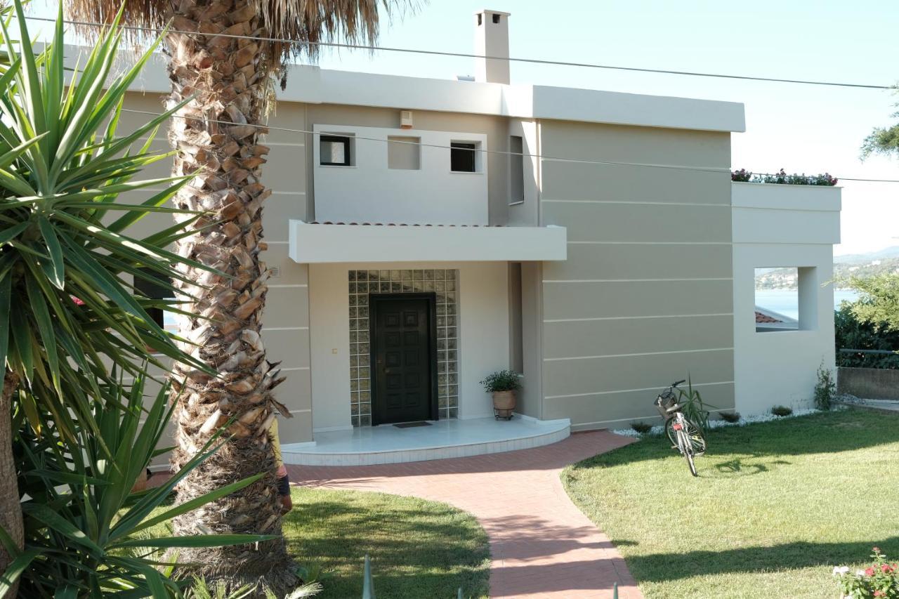 Crystal Bay Apartment Palaiontsiflikion Bagian luar foto